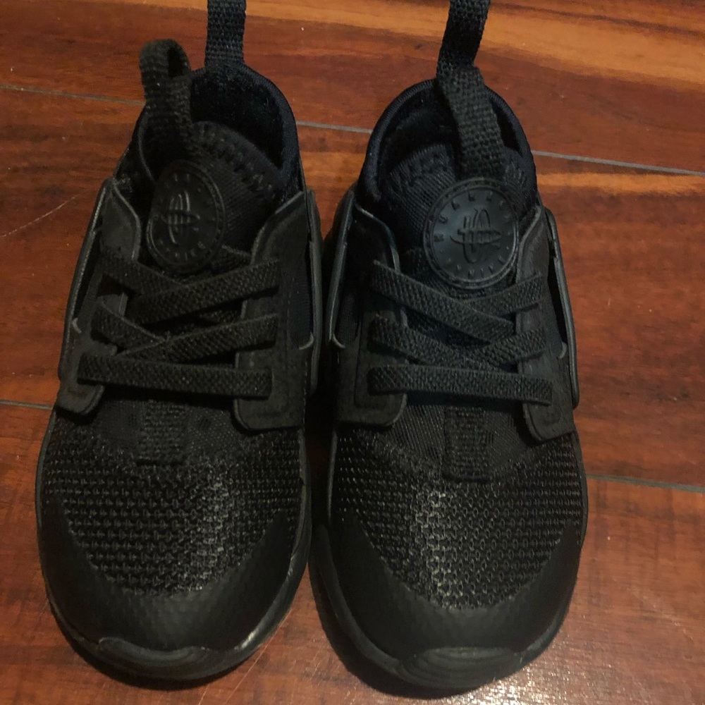 Toddler Nike huaraches 8c